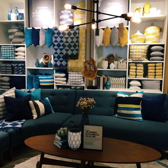 قد لا تليق بعض عناصر الأثاث مع بقية ديكورات أو تصميم البيت1118341803